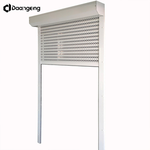 Grilles <span class=keywords><strong>de</strong></span> <span class=keywords><strong>sécurité</strong></span> rétractables <span class=keywords><strong>pour</strong></span> portes commerciales, protection après heures d'ouverture - Product Image 3