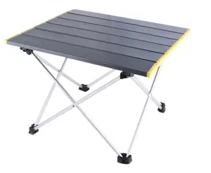 Amazon Camping Tisch Hot Sale Aluminium legierung Holzkorn Luxus solide tragbare matte Oberfläche harte abnehmbare Klapp