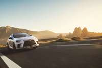 Lexus RX 350h SUV 2023, moteur turbo, transmission automatique, pneus R17, feux LED, toit ouvrant, 5 places, neuf/d'occasion