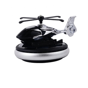 Profumo creativo per elicottero rotante a energia solare deodorante personalizzato per auto piccola Joe con fette profumate in legno - Product Image 1