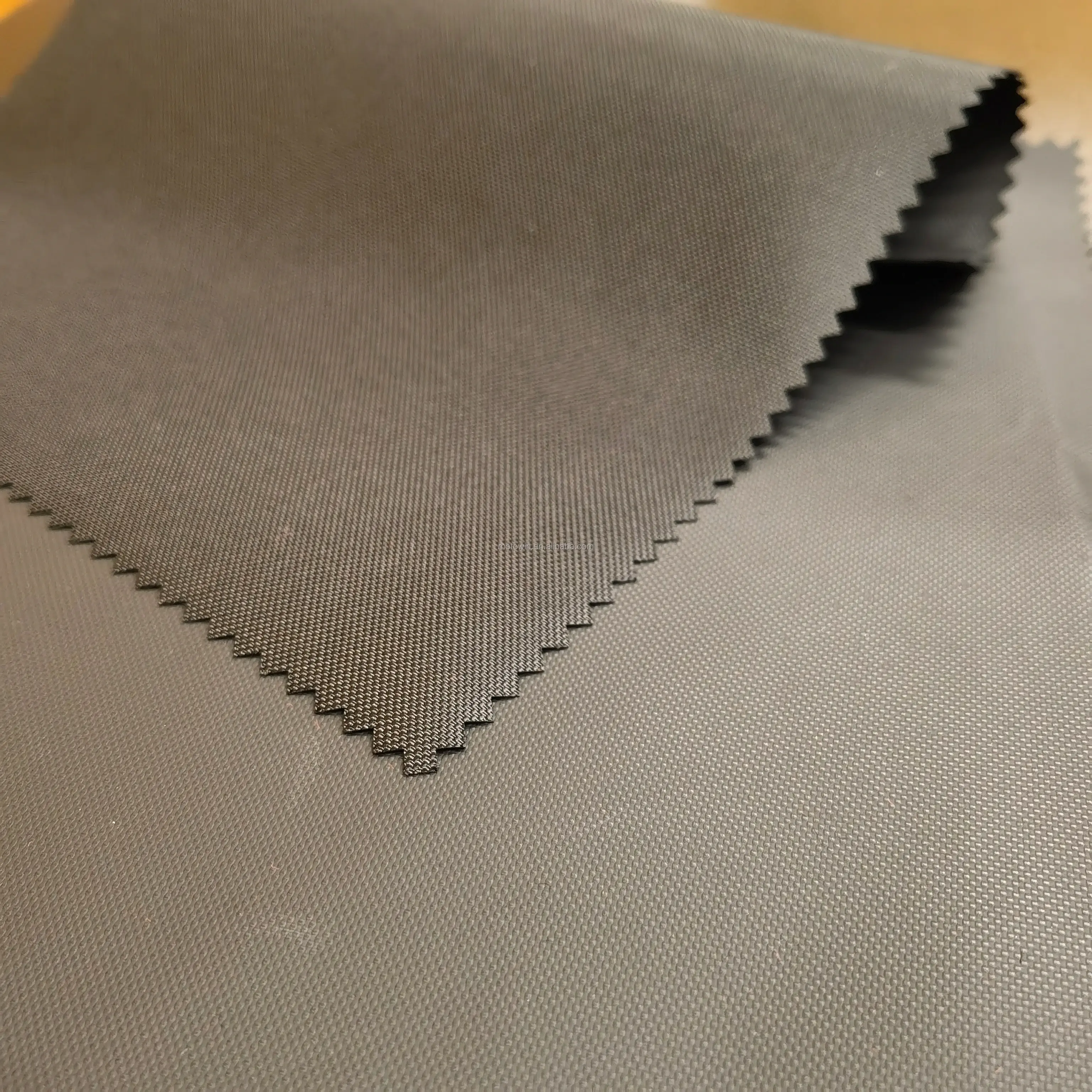 पॉलिएस्टर पु कोटिंग के साथ 600D निविड़ अंधकार टिकाऊ ऑक्सफोर्ड कपड़े के लिए बैग MT-HW023