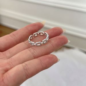 Dylam Fine Top Jewelry - Anillos de Compromiso de Plata S925 con Cadena Cubana, Diseño Abierto, con Piedras de Moissanita Únicas D VVS1 - Product Image 6