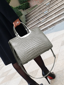 New Fashion Designer Crossbody Bags High Quality Genuine <b>Leather</b> Shoulder Messenger Bag Casual Totes Women Handbags and <b>Purses</b> - Product Image 2
