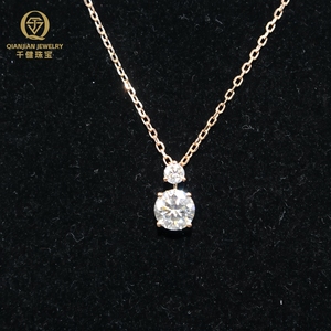 Collana con Pendente a Catena a Onda in <span class=keywords><strong>Argento</strong></span> <span class=keywords><strong>925</strong></span> Originale con Moissanite Taglio Brillante Certificata, Placcata Oro/Oro Rosa/<span class=keywords><strong>Argento</strong></span> - Product Image 1