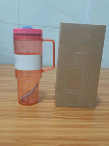 Commercio all'ingrosso 40oz tazza di plastica di grande capacità di auto tazza con paglia di colore solido portatile all'aperto manico di ghiaccio Coppa bullo - Product Image 6