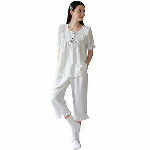 Pijamas de Verano para Mujer OEM/ODM Personalizados, Conjunto de 2 Piezas de Tela Tejida, Ropa de Dormir de Alta Calidad con Rayas Texturizadas - Product Image 1