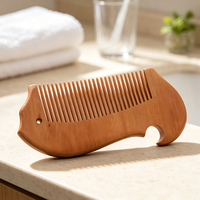 Peigne à cheveux en bois de poirier sculpté à la main, dents lisses et arrondies, antistatique, portable, peigne en bois de poche pour la maison, les voyages et l'entretien quotidien des cheveux