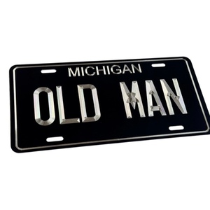 Placa de Matrícula de Aluminio Grabada Personalizada con Acabado Brillante y Diseño Reflectante Tipo Diamante para Decoración de Automóviles - Product Image 5