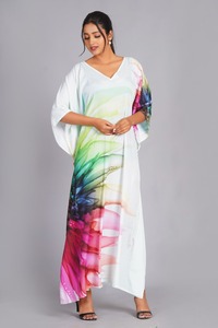 Robe kimono en coton blanc de qualité supérieure, grande taille, imprimé floral fait main, vêtement décontracté, disponible en gros - Product Image 3