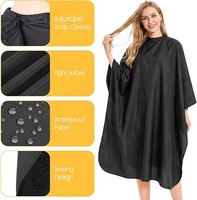 Capes de Coiffure Professionnelles en Polyester à Broderie Intégrale Personnalisée pour Salons de Coiffure – Designs Uniques – Vente en Gros