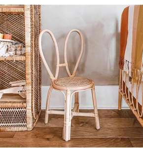 Silla alta de ratán de Vietnam para niños Características de seguridad de diseño moderno para comedor Uso en la sala de estar Fiesta de Navidad - Product Image 1
