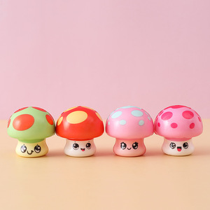 Mini champignon mignon de 5 cm, super doux, à récupération lente, jouet de décompression à presser, vente en gros - Product Image 4
