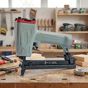 WISDOM Proveedor OEM <span class=keywords><strong>de</strong></span> Pistolas <span class=keywords><strong>de</strong></span> Clavos 422J 20GA, Grapadora <span class=keywords><strong>de</strong></span> Corona Estrecha, Mini Grapadoras para Suelos, Grapadoras Neumáticas para Bricolaje y Mejoras del Hogar - Product Image 6