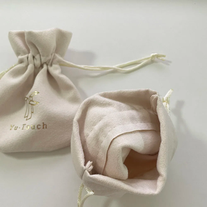 Sac d'emballage pour parfum personnalisé de haute qualité avec cordon de serrage, sac cadeau chic, pochette en microfibre de luxe pour boucles d'oreilles et bijoux avec logo - Product Image 3
