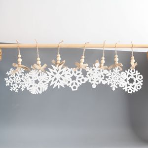 Décorations de Noël en bois découpées au laser en forme de flocons de neige, en peuplier, blanches, lot de 7 pièces - Product Image 2
