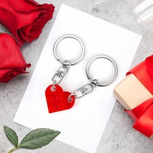 Juego de 2 Llaveros Acrílicos con Forma de Corazón para el Día de San Valentín, Bloques de Construcción de Ladrillos, Regalos de Amor para Parejas, Novios y Novias - Product Image 3