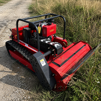Tondeuse à fléaux télécommandée de 800 mm avec hauteur de coupe réglable et 32 lames à fléaux pour l'entretien des vignobles et le contrôle des adventices
