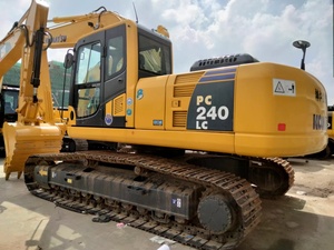 Excavatrice d'occasion Komatsu PC240LC-8 en excellent état, 24 tonnes, haute qualité, modèle 2023, capacité de la benne de 1,2 m, moteur puissant - Product Image 4