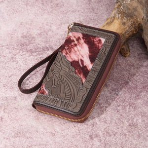 Portefeuille-pochette pour femme de style rétro européen américain avec imprimé en cuir gaufré TK Porte-cartes - Product Image 1