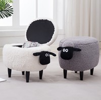 Tabouret mignon en forme de mouton de dessin animé, repose-pieds en peluche, pieds en bois massif, décoration de chambre d'enfant, pouf en velours doux pour le salon