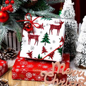 Rollo de papel de regalo navideño reversible de 17 pulgadas x 33 pies con diseño de renos y copos de nieve para regalos, manualidades y embalaje festivo - Product Image 6