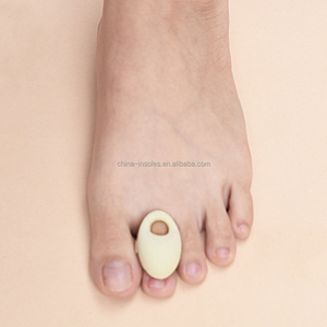 Échantillon gratuit de coussins d'orteils <span class=keywords><strong>en</strong></span> <span class=keywords><strong>marteau</strong></span> protecteurs d'éponge pour les ampoules prévenir les coussinets de traitement des orteils - Product Image 3