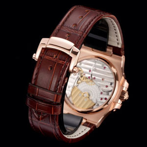 Montre exclusive pour homme avec boîtier en or rose brossé, bracelet en cuir d'alligator brun foncé, plusieurs cadrans noirs, chronographe phase de lune - Product Image 6