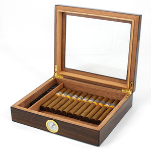<span class=keywords><strong>Humidor</strong></span> <span class=keywords><strong>de</strong></span> Cigarros Moderno Personalizado <span class=keywords><strong>de</strong></span> Madera <span class=keywords><strong>de</strong></span> Cedro Español Hecho en China con Tapa <span class=keywords><strong>de</strong></span> Vidrio y Técnica <span class=keywords><strong>de</strong></span> Lacado - Product Image 6