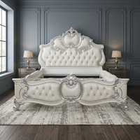 Cama King Size Color Perla con Detalles Plateados