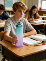 Joli ensemble de gourdes saines sans BPA avec technologie anti-odeur et options de parfum, idéal pour le bureau, l'école, la maison, la salle de sport et les activités sportives.