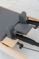 Machine de Pilates Reformer Maple Full Track pour l'entraînement et l'équilibre corporel, avec certification CE, pour usage en studio, logo et couleurs personnalisables