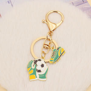 Porte-clés en alliage métallique avec logo d'équipe de football miniature, décoration de sac à dos, souvenir, porte-clés créatif pour étudiant, pour les fans de sport - Product Image 3