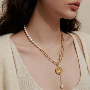 Collier superposé avec chaîne trombone en perles, double pendentif pièce de monnaie en forme de Y, plaqué or 18 carats, perle d'imitation, bijoux de mode - Product Image 1