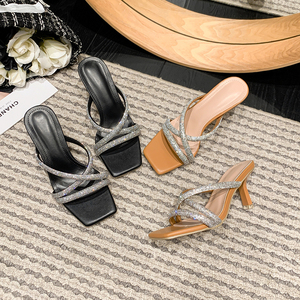 Sandales à talons hauts confortables et fins de 7 cm avec sangle croisée en strass européennes et américaines 2023 - Product Image 1