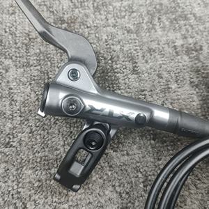 ชุดเบรกไฮดรอลิก SHIMANO XTR M9200 รุ่น M9200 2 ลูกสูบ สำหรับจักรยานเสือภูเขา พร้อมผ้าเบรกเรซิ่น - Product Image 3