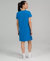 T-shirt d'été décontracté pour femmes avec logo personnalisé 100% robe t-shirt biologique en coton avec décorations en diamant à trou de bouton