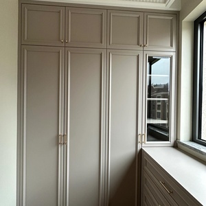 Armadio Moderno in Legno Massello Color Crema Stile Americano per Camera da Letto - Completamente Personalizzabile per Tutta la Casa - Product Image 1