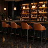 Tabouret de bar commercial en bois massif avec pieds en bois, siège en cuir, dossier incurvé rembourré, chaise haute de comptoir pour restaurant, personnalisable OEM