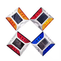 Borne de signalisation routière solaire en aluminium à 6 LED, multicolore, longue durée de fonctionnement, borne réfléchissante pour la sécurité routière