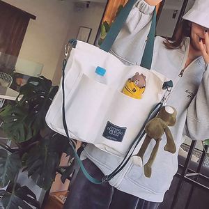 Bolsas de Lona Impermeables Portátiles con Cremallera y Diseño de Letras a la Moda, Promocionales de Fábrica Baigou, con Logotipo Personalizado - Product Image 1