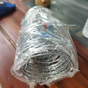 Dây thép gai mạ kẽm; dây thép gai mạ kẽm nhúng nóng 10 # x 12 #25kg hoặc 50kg mỗi ROOL, được bọc bằng băng keo PVC. - Product Image 5