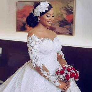 Robes de mariée personnalisées à encolure dégagée avec appliques en dentelle, traîne balayante, manches longues, pour cérémonies en extérieur, Robe De Mariée, Robes de mariée formelles - Product Image 3