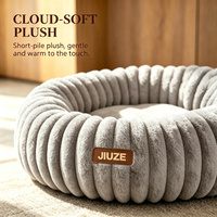 Lit pour animaux de compagnie en peluche hiver très populaire, design enveloppant avec housse amovible, lavable en machine et écologique, luxe