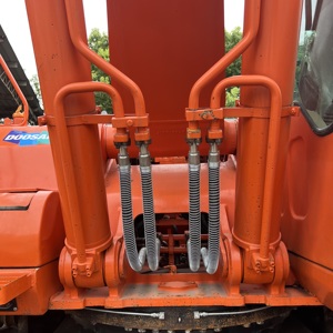Doosan DH420LC-7 42 Ton Hydraulic Crawler Excavator Orange Heavy Duty Construction Equipment Used 2022 Model - Product Image 4