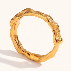 ディンランミニマリストジュエリー不規則な波の形のリングPVD金メッキステンレス鋼の女性のリング - Product Image 6