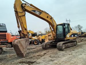 Offre Spéciale : Excavatrice sur Chenilles d'Occasion 320CL 20 Tonnes, Modèle 2022, 100% Prête à l'Emploi, Origine Japon, Prix Bas, Composants Essentiels (Moteur, Engrenages, Roulements) - Product Image 6