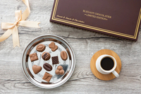 Boîte cadeau de truffes au chocolat noir/pralinées assorties, boîte de chocolat pour anniversaire, emballage cadeau, boîte cadeau pour anniversaire de petit ami, boîtes cadeau pour femmes
