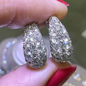 E4401 Orecchini pendenti in oro bianco con diamanti a forma di goccia d'acqua con montatura a pavé, gioielli di lusso da donna - Product Image 4