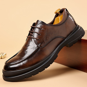 Chaussures en cuir décontractées et habillées pour hommes, style britannique, confortables, haut de gamme, pour mariages et cérémonies - Product Image 1