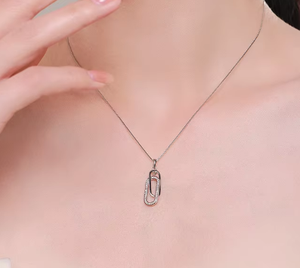 Collier pendentif géométrique minimaliste en argent sterling S925 avec zircon bicolore en forme de trombone entrelacé pour femme, bijou tendance au quotidien - Product Image 6